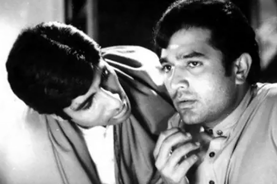 Mumbai Bungalow that was home for three superstars, all lost stardom for ‘curse’