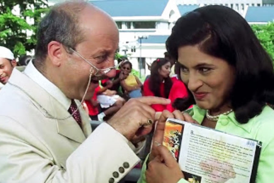 বলি অভিনেতা অনুপম খেরকে পার্শ্বচরিত্রে অভিনয় করতে দেখা যায় ‘কুছ কুছ হোতা হ্যায়’ ছবিতে। বলিপাড়া সূত্রে খবর, এই ছবিতে অভিনয় করে ৫ লক্ষ টাকা পারিশ্রমিক পেয়েছিলেন তিনি।