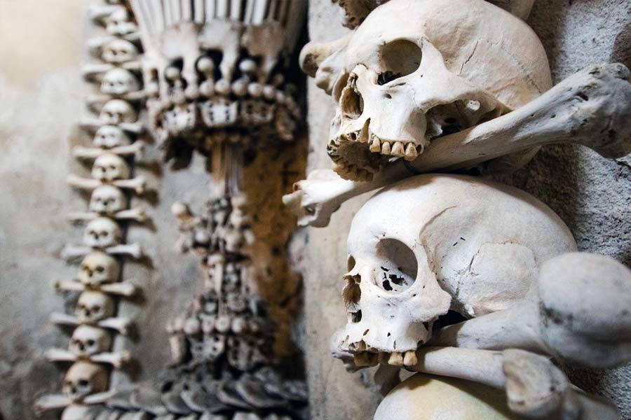 Sedlec Ossuary is the structure decorated with human bones