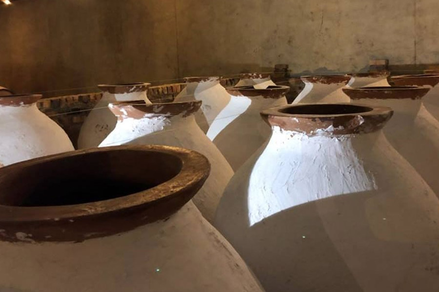 5000 years old wine jars found in Egyptian Queen’s Tomb while research