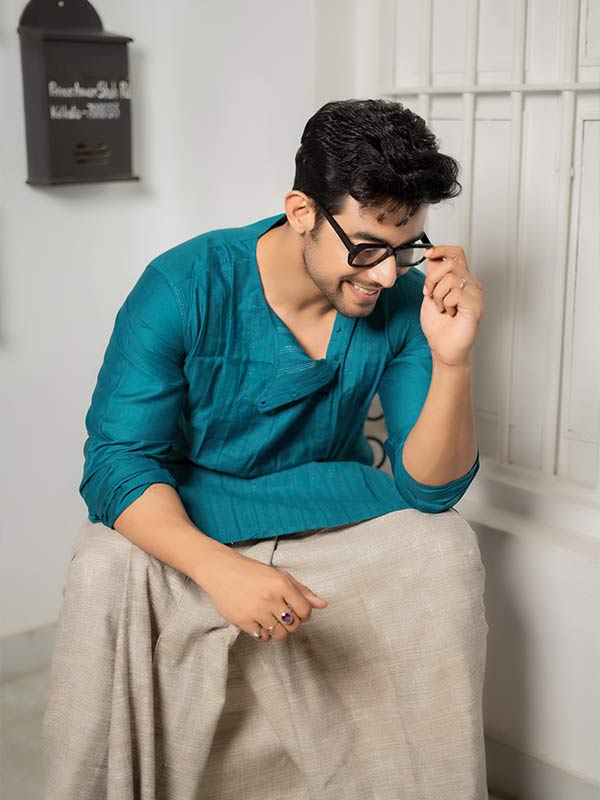 Tollywood Actor Ranojoy Bishnu Gears up for the Durga Puja 2023.