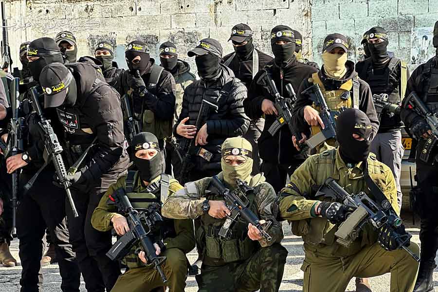 তার কারণ শিয়া সংখ্যাগরিষ্ঠ দেশ ইরান দীর্ঘ দিন ধরেই প্যালেস্তাইনে নিজেদের আদর্শগত প্রভাব বিস্তার করাতে পারেনি। তার কারণ প্যালেস্তাইনের অধিকাংশ ইসলাম ধর্মাবলম্বী মানুষই সুন্নি।