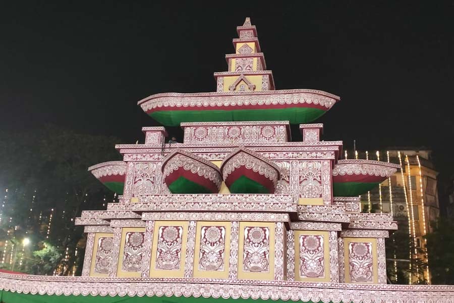 Theme of Shyam Square Durga Puja is history Mohun Bagan club.