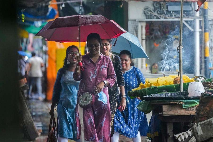 Light rain forecast for parts of South Bengal during Durga Puja