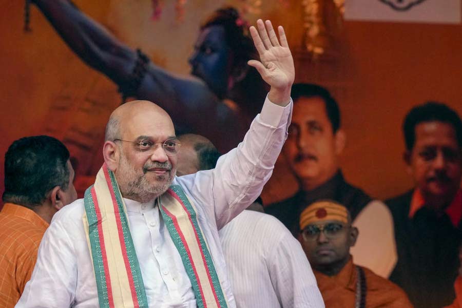 সোমবার বিজেপি কাউন্সিলর সজল ঘোষের পুজোর উদ্বোধনে কেন্দ্রীয় স্বরাষ্ট্রমন্ত্রী অমিত শাহ।