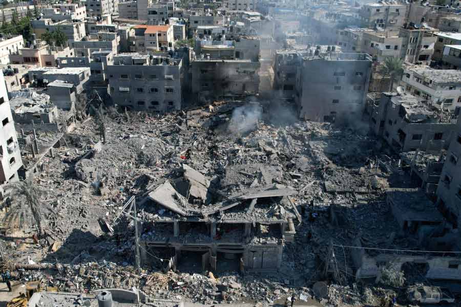 এই তিনটি অংশ ছাড়াও স্মার্ট বম্বে রয়েছে রেডিয়ো কমান্ড গাইডেন্স। টেলিভিশন গাইডেন্স। ইনফ্রারেড হোমিং গাইডেন্স। লেজ়ার গাইডেন্স এবং জিপিএস রিসিভার।