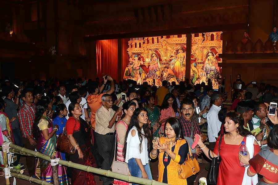 Here’s how you can stay fit after late night pandal hopping.