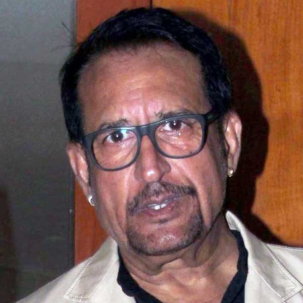 কিরণ বলেন, ‘‘রেখা কাউকে অসম্মান করে কোনও কাজই করত না। ভবিষ্যতেও কোনও দিনও করবে না। আমার কোন প্রাক্তন প্রেমিকার কথা বলা হয়েছে তাই তো বুঝতে পারছি না। রেখা কোনও দিনও এমন কিছু আমার সঙ্গে করেনি।’’