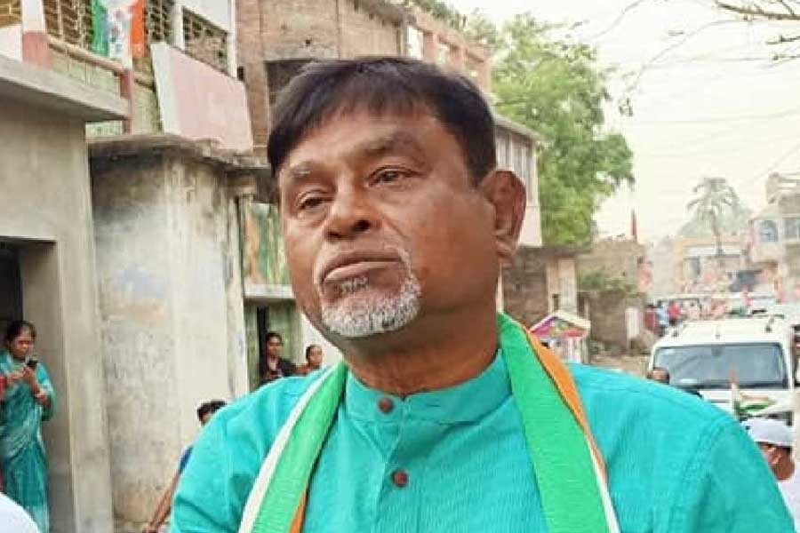 Among the 12 heavyweights arrested on corruption charges, whose first Durga Puja is in jail, whose second