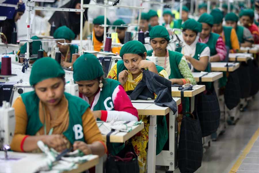 একটি মালয়ালম টিভি চ্যানেলে দেওয়া সাক্ষাৎকারে ওলিক্কল জানান, ইজ়রায়েলের পুলিশকে প্রতি বছর পোশাক সরবরাহ করতে পারার জন্য তিনি এবং তাঁর সংস্থার প্রতিটি কর্মী গর্বিত। গত ৭ অক্টোবর হামাস-ইজ়রায়েল সংঘাত শুরু হওয়ার পরেও নতুন বরাত পাওয়া গিয়েছে বলে জানিয়েছেন তিনি।