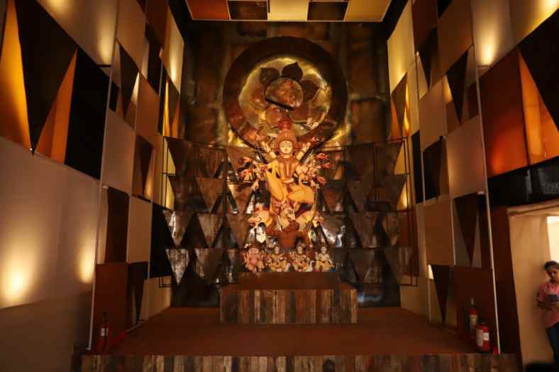 ‘সামাজিক কাজ' -এর নিরিখে সেরা হয়েছে হাতিবাগান সার্বজনীন দুর্গোৎসব কমিটি