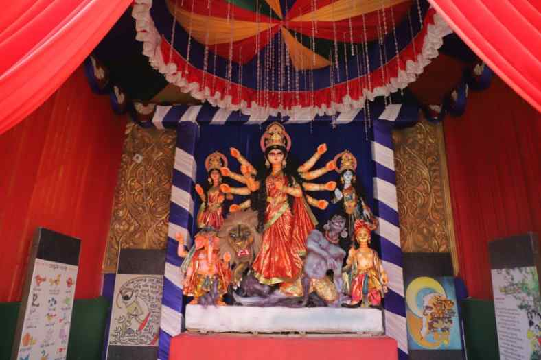 ‘কম বাজেটে নজরকাড়া' পুজোর তকমা পেয়েছে শিবরামপুর যুবশক্তি ক্লাব ও লাইব্রেরি