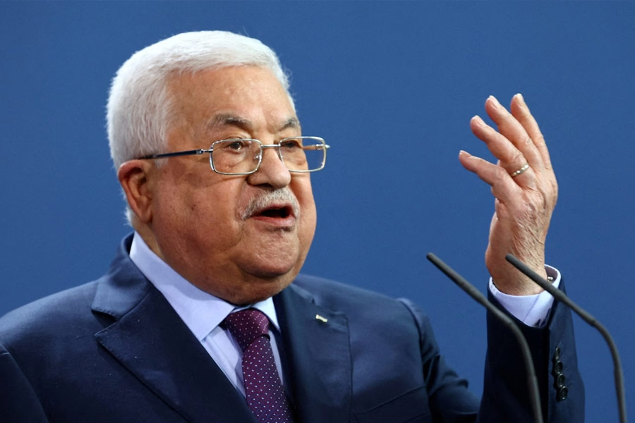 খাতায়কলমে প্যালেস্তাইনের প্রেসিডেন্ট হলেন মাহমুদ আব্বাস। আব্বাসের দল ফাতাহ্‌কে কার্যত একঘরে করে দিয়েই ২০০৭ সালে গাজ়ার দখল নেয় হামাস। ওয়েস্ট ব্যাঙ্কে মোটের উপর নিজেদের প্রভাব ধরে রাখে ফাতাহ্‌।