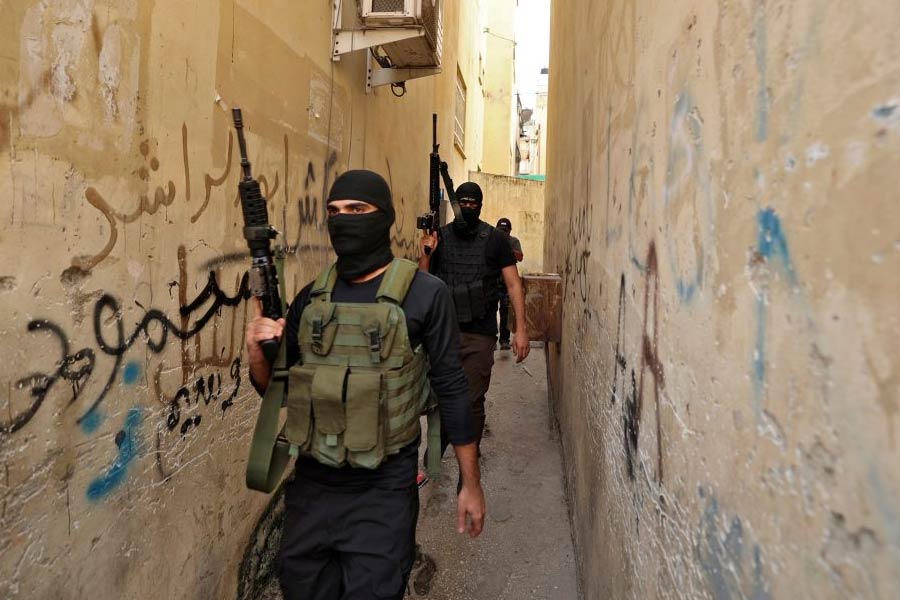 ইজ়রায়েলের সহায়তায় ওয়েস্ট ব্যাঙ্কের রামাল্লা থেকে শাসনকার্য পরিচালনা করতে থাকেন আব্বাস। তবে গাজ়া ভূখণ্ড থেকে কার্যত মুছে যায় ফাতাহ্।