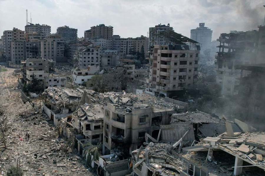 ওয়েস্ট ব্যাঙ্ক থেকেও ফাতাহ্‌ এবং ইজ়রায়েলি সেনাকে সরাতে চায় হামাস। ইজ়রায়েলি রকেট হামলার পর অনেকেরই আশঙ্কা যে, এ বার লেবানন এবং গাজ়ার পর তৃতীয় রণভূমি হয়ে উঠতে চলেছে ওয়েস্ট ব্যাঙ্ক।