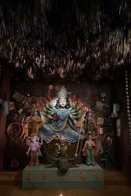 ১৯৪৫ সালে প্রাক স্বাধীনতা থেকে এই পুজোর শুরু। বেহালার সব থেকে পুরনো বারোয়ারি পুজোগুলির মধ্যে অন্যতম এই পুজো। থিম পুজোয় পদার্পণ ২০০২ সালে। এই বছরের থিম ‘ভাত কাপড়’।