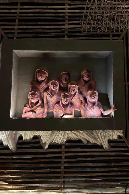 কিন্তু এমন কিছু নারীও আছেন, যাদের ভাত কাপড়ের দায়িত্ব তাদের স্বামীরা নিয়েছিল ঠিকই, কিন্তু কথা রাখেনি কেউ। এমনকি প্রাপ্য সম্মানটুকুও খুইয়ে তাঁরা বাধ্য হয়েছেন, নিজেদের সংসারের ভার একার কাঁধে তুলে নিতে।