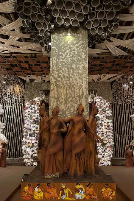  যাঁরা এক দিন মন দিয়ে শুধু সংসার করতে চেয়েছিলেন, আজ তাঁরা অর্থ উপার্জনের কারণে অন্যদের সংসারের কাজ করে চলেছে। 