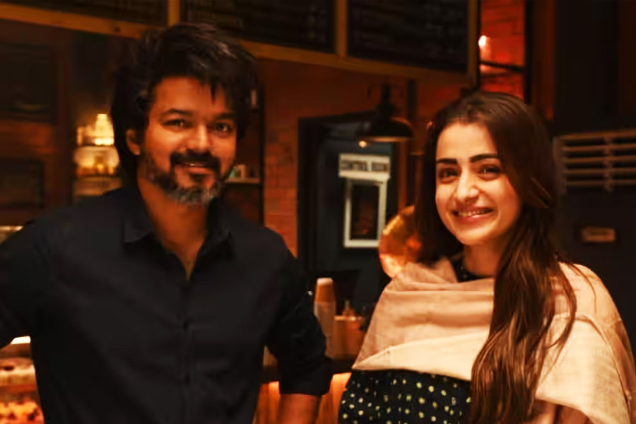 Sanjay dutta charged 8 crore, how many crores Thalapathy Vijay was paid