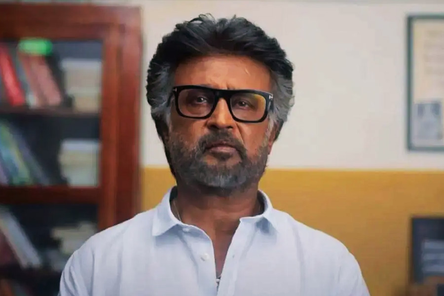 Sanjay dutta charged 8 crore, how many crores Thalapathy Vijay was paid