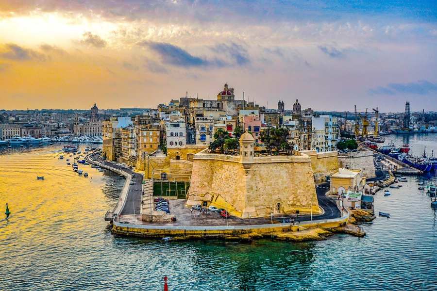 ভূমধ্যসাগরের প্রায় মাঝে অবস্থিত ছোট দ্বীপ-রাষ্ট্র মালটা। যার রাজধানী শহর ভ্যালেটা।