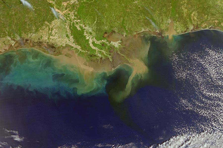 Oceans on the Earth are changing color from blue to green