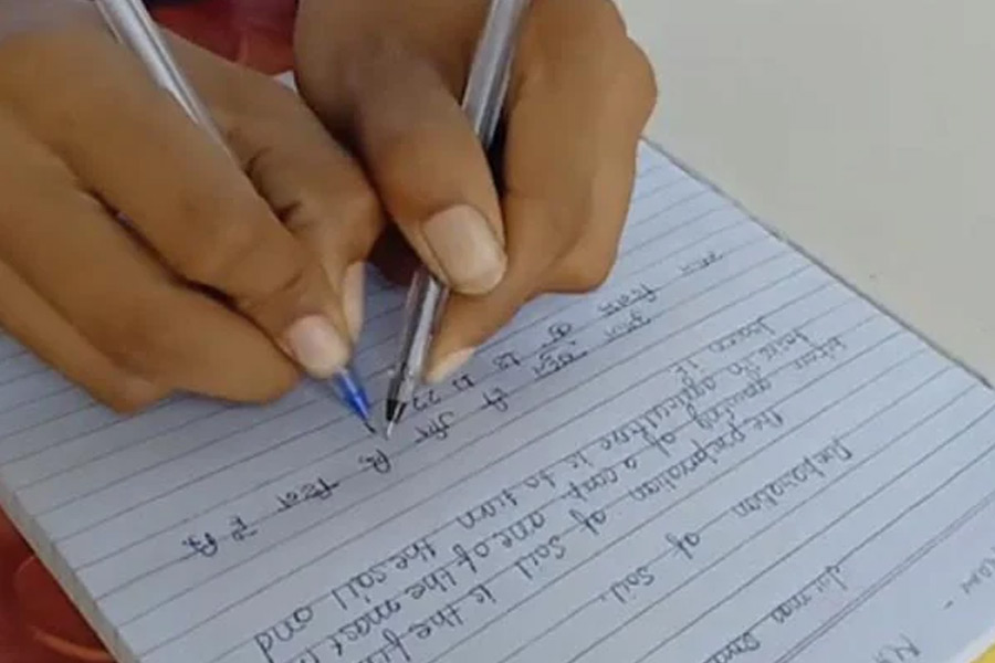 Veena Vadini Public School is the only ambidextrous school in India where students can write using both hands together