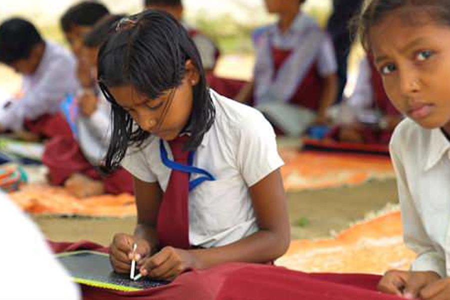 Veena Vadini Public School is the only ambidextrous school in India where students can write using both hands together