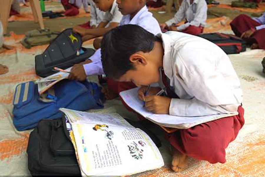 Veena Vadini Public School is the only ambidextrous school in India where students can write using both hands together
