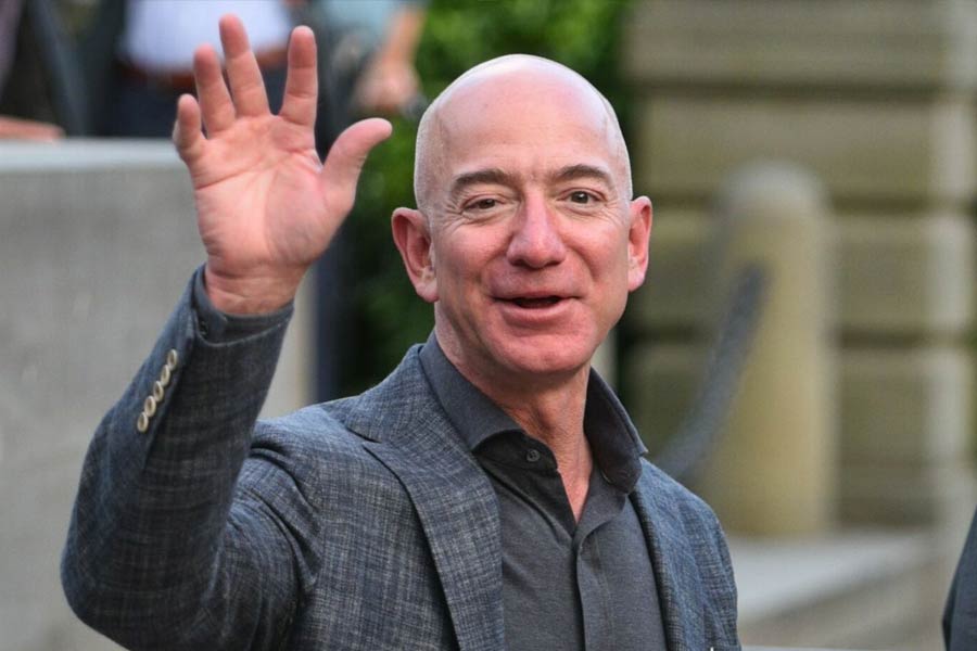 নামীদামি বিনিয়োগকারীদের দৌলতে শুরু থেকেই কনভয়কে নিয়ে আলোচনা চলছিল বিভিন্ন ব্যবসায়িক মহলে। তবে বেজোস এবং গেটসের বিনিয়োগের পরে ওই সংস্থাকে নিয়ে আরও জোর চর্চা শুরু হয়েছিল। বিশ্বের দুই ধনকুবের কেন এই সংস্থায় বিনিয়োগ করেছিলেন, তা নিয়েও শুরু হয়েছিল জল্পনা।