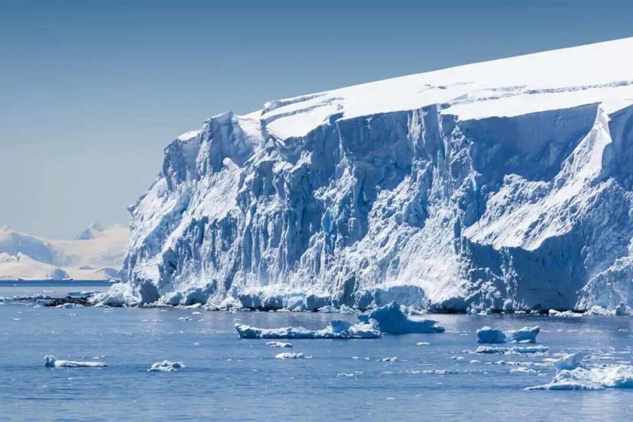 বিশাল আকারের জন্য এই হিমবাহ নিয়ে আতঙ্কিত হওয়ার যথেষ্ট কারণ রয়েছে। তাই হিমবাহটি গলতে শুরু হওয়ার খবর প্রকাশ্যে আসতেই উদ্বেগ প্রকাশ করেছেন বিজ্ঞানীরা।