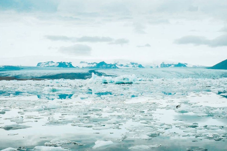 গবেষকদের প্রথম দল ‘ডুমস্‌ডে’ হিমবাহের ৫০০ মিটার নীচে পর্যন্ত পরীক্ষা চালিয়ে সমুদ্রের তাপমাত্রা, লবণাক্ততা, হিমবাহ গলে যাওয়ার হার পরীক্ষা করে দেখেন। অন্য একটি দল হিমবাহের নীচের অংশ পরীক্ষা করে দেখেন।