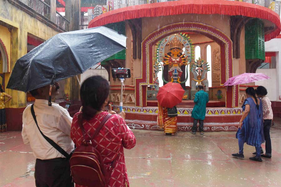 Rain forecast in Kolkata on Monday