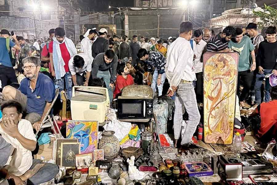 Chor Bazar market of Mumbai moves into high street shopping complex