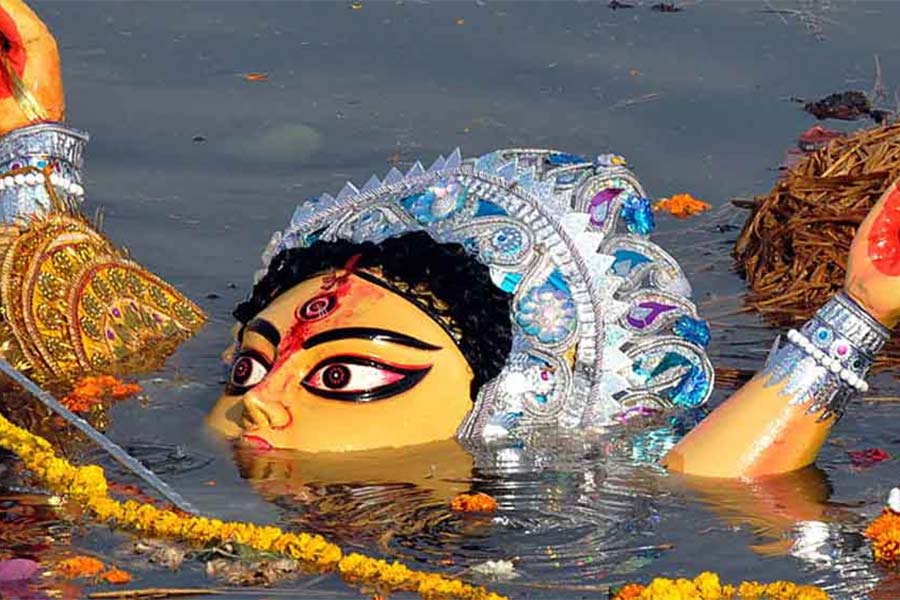 An image of Durga immersion