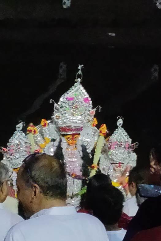 অবশেষে সন্ধে নামার মুখে বিসর্জন হয় প্রতিমার। সবার মনে তখন বিষাদের সুর। আর কেবল অপেক্ষা, আসছে বছরের!  এই প্রতিবেদনটি ‘আনন্দ উৎসব’ ফিচারের একটি অংশ।