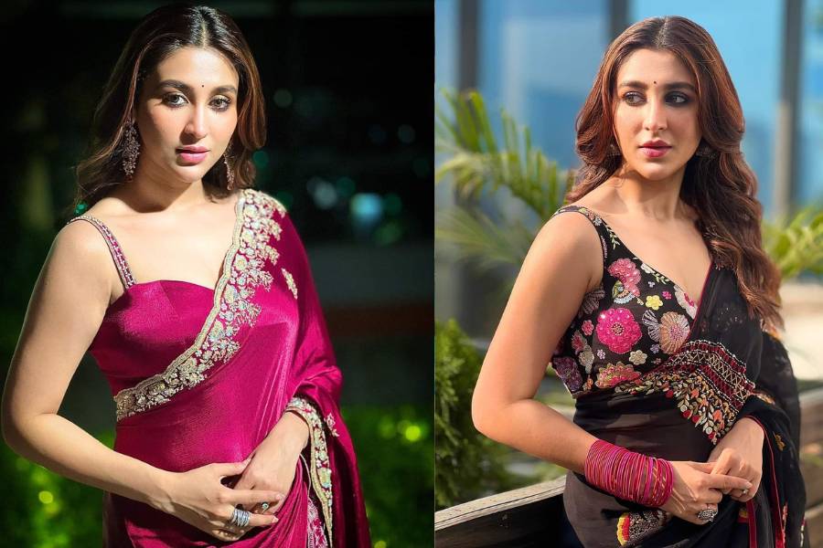 অঙ্কুশ-ঐন্দ্রিলার জুটির খবর কে না জানতে চায়! তবে ঐন্দ্রিলার সাজ এই পুজোয় মাতিয়ে রেখেছিল নেটদুনিয়া। তাঁর সপ্তমীর কালো কাঁথার সঙ্গে ভারী কাজের স্লিভলেস ব্লাউজ ও অষ্টমীর স্প্যাগেটি স্ট্র্যাপ ব্লাউজের সঙ্গে রানি রঙের চুমকির পাড় বসানো শাড়ির সাজ, দুই-ই জমকালো। এ যেন এক অন্যরূপা ঐন্দ্রিলা। 