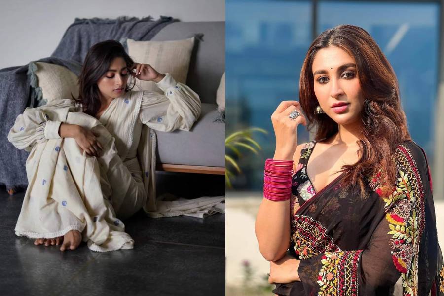 তবে চলতি বছরের দুর্গাপুজোয় তারকাদের সমাজমাধ্যম ভরে ছিল তাঁদের রঙবেরঙের সাজে।  তাঁদের মধ্যে কে ছিলেন সব চেয়ে নজর কাড়া? কাকে নিয়ে মেতেছেন নেটদুনিয়ার বাসিন্দারা নিজদের আড্ডায়? খোঁজ করল আনন্দবাজার অনলাইন। 