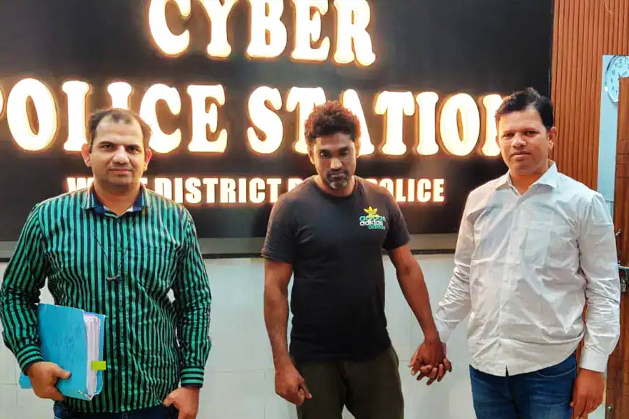 Sextortion Scammer arrested by Delhi Police