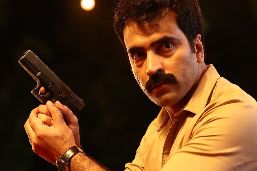 ‘রক্তবীজ’ ছবিতে আবীর চট্টোপাধ্যায় ।