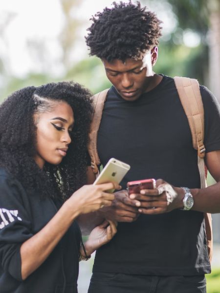 To keep your relationship healthy, it is best to avoid these mistakes on social media dgtl