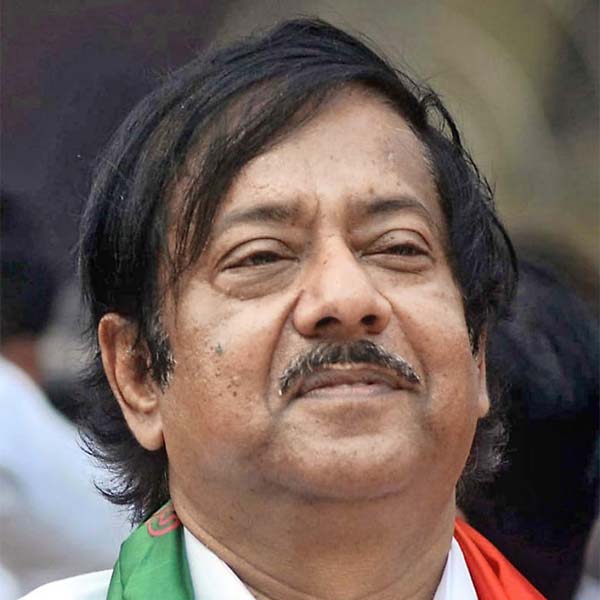 ২০০৬ সালের বিধানসভা নির্বাচনে পর্যুদস্ত হয়েছিল তৃণমূল। বিধায়ক সংখ্যা কমে দাঁড়িয়েছিল ৩০। কিন্তু সে বারও গাইঘাটা থেকে জিতেছিলেন বালু। পরে ওই আসনটির পুনর্বিন্যাস হয়। তফসিলিদের জন্য সংরক্ষিত করা হয় আসনটি। ২০১১ সালের বিধানসভা ভোটে হাবড়া থেকে প্রার্থী হন জ্যোতিপ্রিয়। জিতে দায়িত্ব পান খাদ্য দফতরের। সেই দফতরের আওতাধীন রেশন বণ্টন নিয়েই এত শোরগোল।