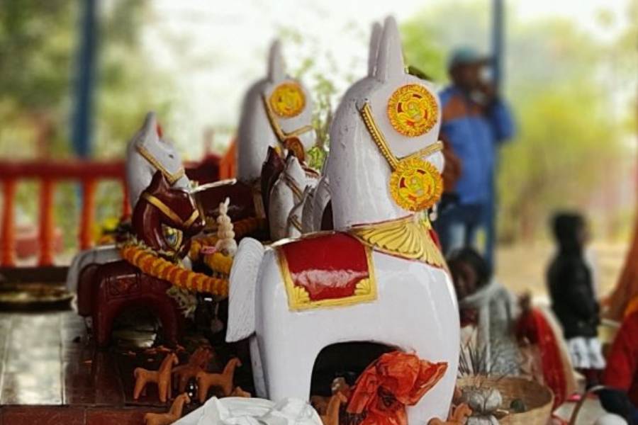 কিন্তু কথিত আছে আসানসোল-বার্নপুর শিল্পাঞ্চল হয়ে ওঠার বহু আগে প্রাচীন যুগে কৃষিপ্রধান অঞ্চল ছিল। আর তখন এখানকার মানুষের দুঃখকষ্ট,  রোগভোগ নিবারণ করতেন লোকদেবী ভূতাবুড়ি-ই। 