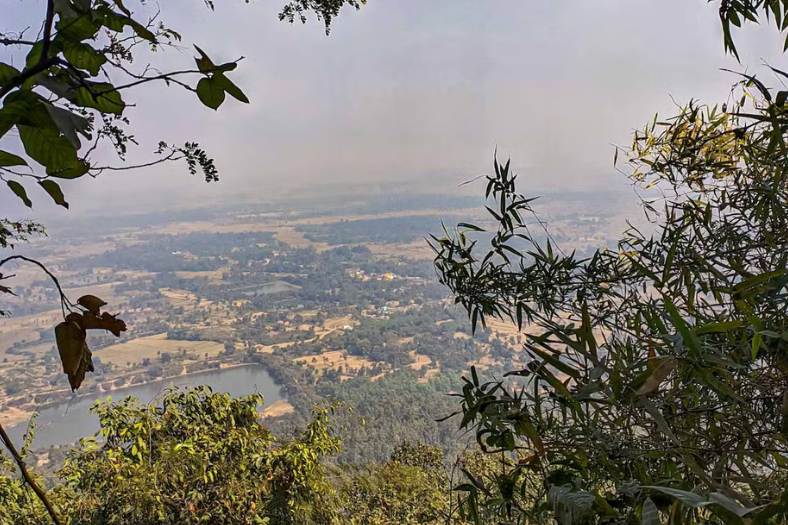 লোকগাথা অনুসারে ভূতাবুড়ির ছয় বোন,  এক ভাই। সবচেয়ে বড় বোন ঘাঘরাবুড়ি। আসানসোলে কালীপাহাড়ের কাছে ঘাঘরাবুড়ির থান। দেবীকে ঘাঘরা পরানো হয়, সেই থেকে নাম ঘাঘরাবুড়ি। নুনিয়া নদীর ধারে তিনটে শিলাকে দেবী চন্ডীর প্রতিভূ মনে করে ঘাঘরাবুড়ির পুজোর্চনা হয়ে আসছে যুগ-যুগান্ত যাবত। এখানে পয়লা মাঘ এবং শ্যামাপুজোয় বড় উৎসব হয়। বিরাট মেলা বসে। সেখানে কাঠের উনুনের আগুনে মাটির বিশাল মালসায় জাল দিয়ে-দিয়ে ফোটানো ঘন দুধ একবার খেলে তার আস্বাদ জীবনে ভোলার নয়!