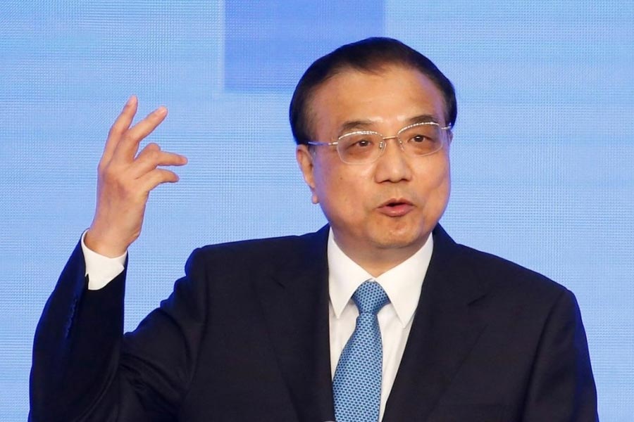  এক সময় খ্যছিয়াং ছিলেন চিনের কমিউনিস্ট পার্টির অন্যতম শীর্ষ নেতা। মনে করা হত, চিনের সর্বোচ্চ নেতা হওয়ার দৌড়ে এগিয়ে ছিলেন তিনি। কিন্তু তাঁকে প্রতিযোগিতা থেকে সরিয়ে দেওয়ার নেপথ্যে নাকি ছিলেন চিনের প্রেসিডেন্ট শি জিনপিং।