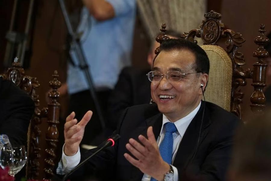 মার্চ মাসে শেষ সাংবাদিক বৈঠকে খ্যছিয়াং বলেন, ‘‘আন্তর্জাতিক বাতাস এবং মেঘ যে দিকেই বয়ে যাক না কেন, চিন অটল ভাবে নিজের দ্বার প্রসারিত করে দাঁড়িয়ে থাকবে।’’ 