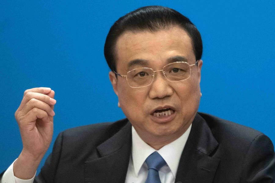  ২০২০ সালে চিনের দারিদ্র এবং আয়বৈষম্য নিয়ে মন্তব্য করে বিতর্কের জন্ম দেন খ্যছিয়াং। তাঁর দাবি ছিল, চিনের ৬০ কোটি মানুষ মাসে ১২ হাজার টাকারও কম আয় করেন। তাঁর এই মন্তব্যের পর বিতর্ক তৈরি হয়। অস্বস্তি তৈরি হয় কমিউনিস্ট পার্টির অন্দরেও। 