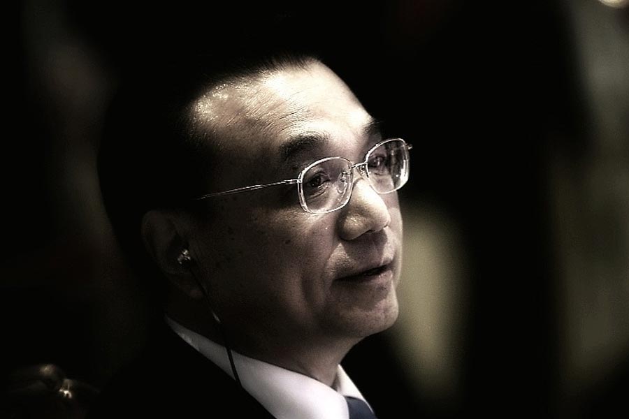 খ্যছিয়াংয়ের জন্ম পূর্ব চিনের আনহুই প্রদেশের দরিদ্র কৃষি এলাকা হেফেইয়ে। তাঁর বাবা সরকারি আধিকারিক ছিলেন। চিনের সাংস্কৃতিক বিপ্লবের সময় মাঠে কৃষিকাজ করতে হয়েছিল খ্যছিয়াংকে। 