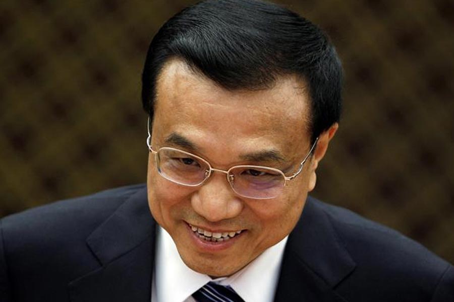 সেই সময় চিনের প্রাক্তন রাষ্ট্রপতি হু জিনতাওয়ের সঙ্গেও ঘনিষ্ঠ ভাবে কাজ করার সুযোগ হয় খ্যছিয়াংয়ের। ১৯৯৩ সালে খ্যছিয়াং কমিউনিস্ট ইয়ুথ লিগের মহাসচিব মনোনীত হন এবং ছয় বছর ধরে সেই দায়িত্ব পালন করেন।