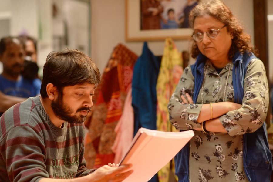 Image of Siboprosad Mukherjee and Nandita Roy during shooting of Raktabeej’s